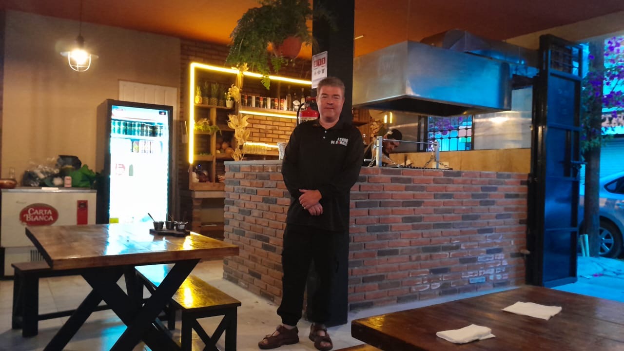 Dueño de Asado de Barrio